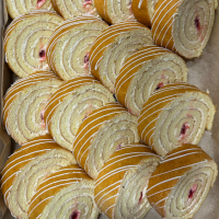 Рулет нарезной 2,5кг (Сливочный КЛУБНИКА) Анохин